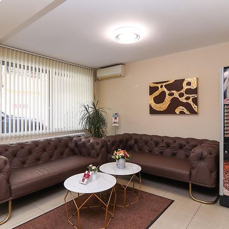 Family Hotel Madrid Szófia Kültér fotó