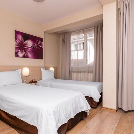 Family Hotel Madrid Szófia Kültér fotó