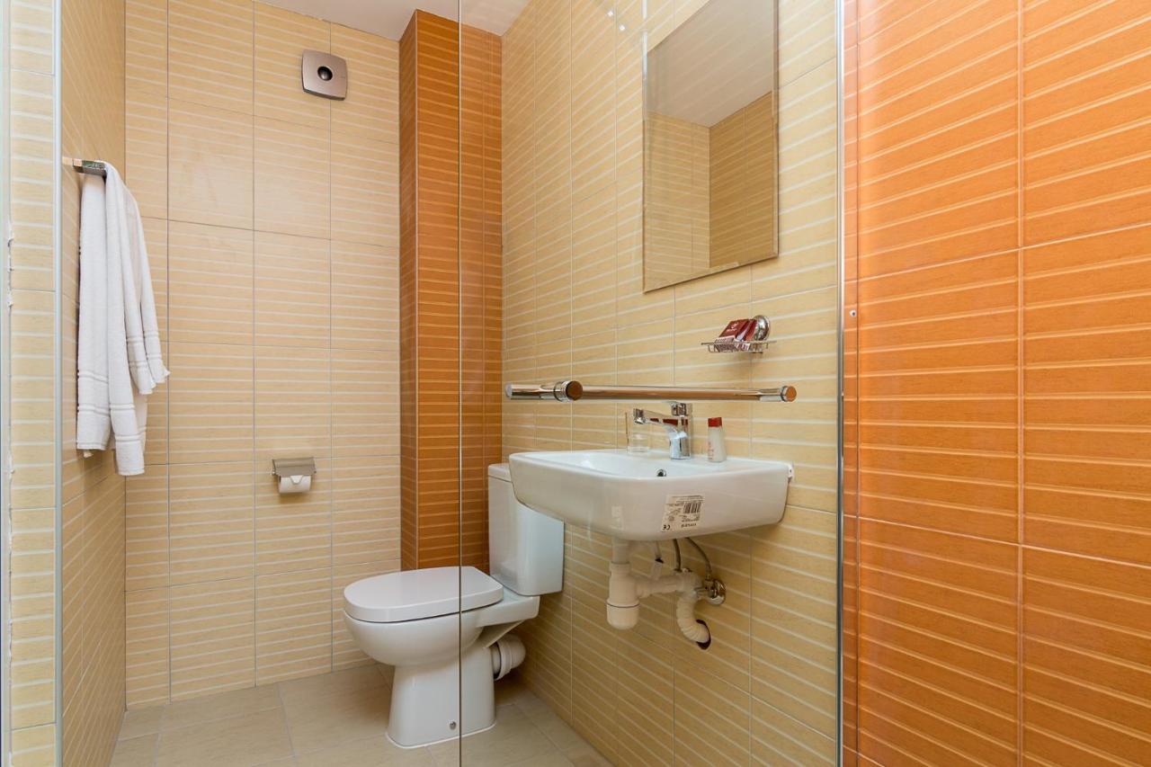 Family Hotel Madrid Szófia Kültér fotó