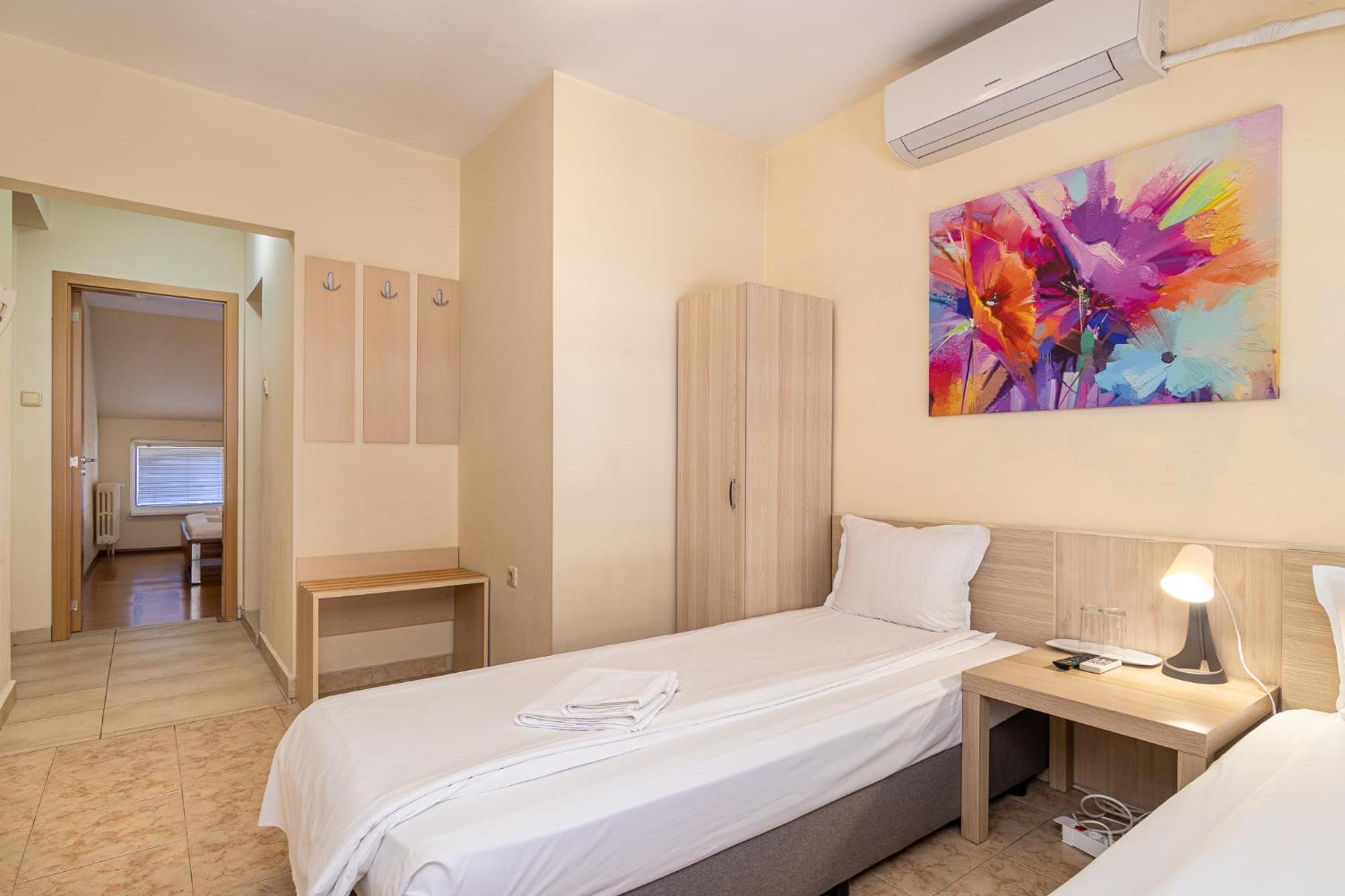 Family Hotel Madrid Szófia Kültér fotó