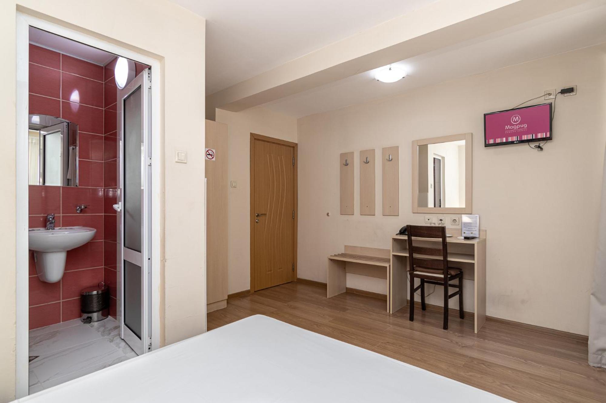 Family Hotel Madrid Szófia Kültér fotó