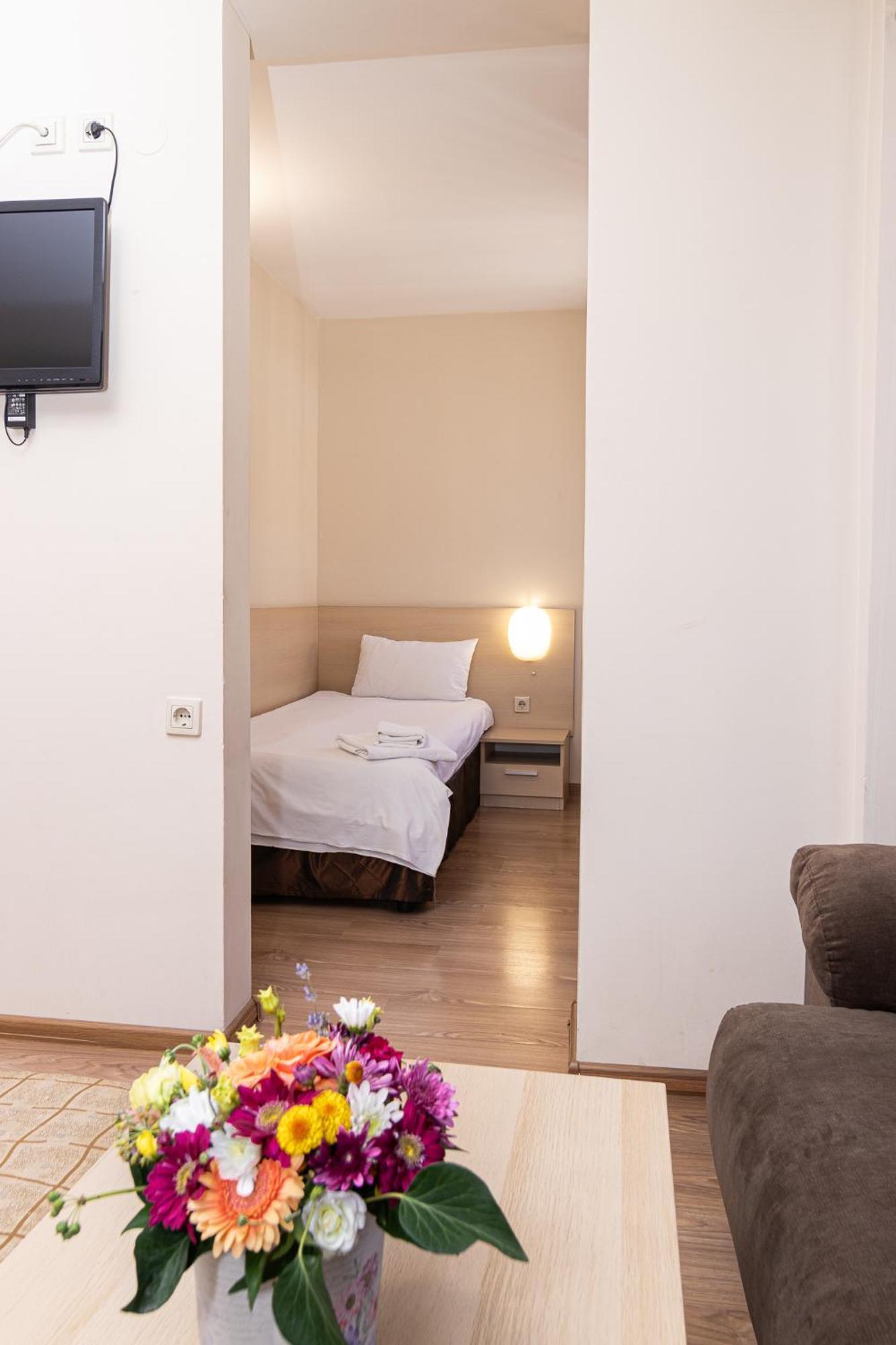 Family Hotel Madrid Szófia Kültér fotó
