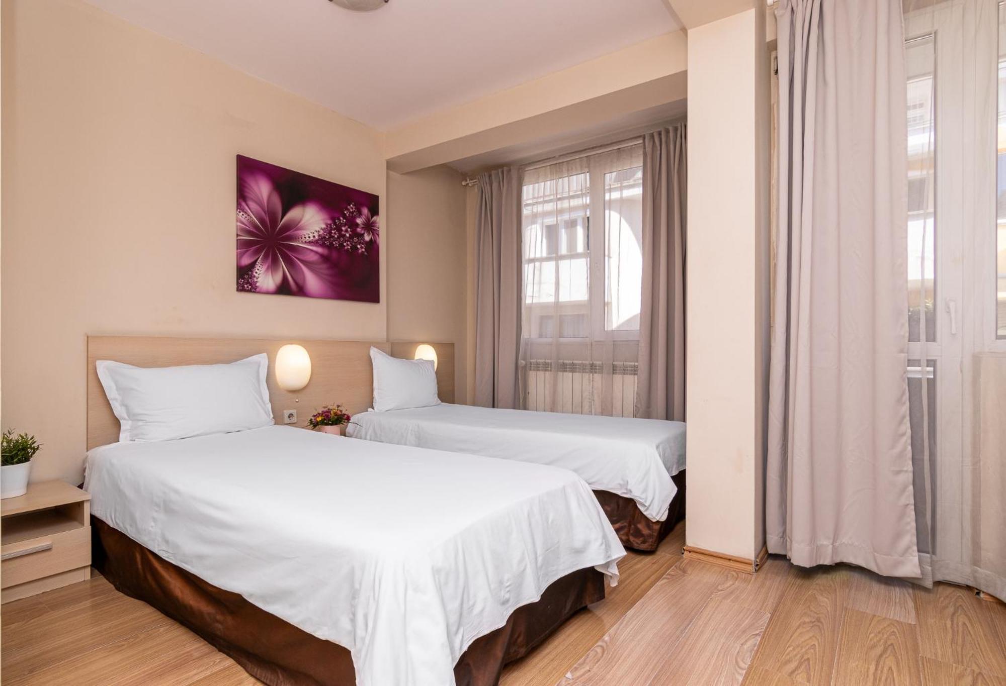 Family Hotel Madrid Szófia Kültér fotó
