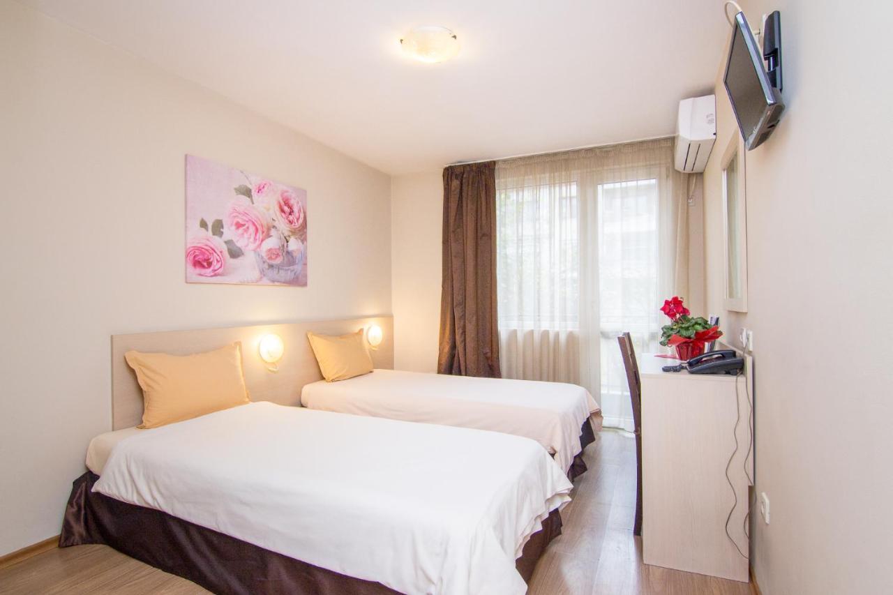 Family Hotel Madrid Szófia Kültér fotó