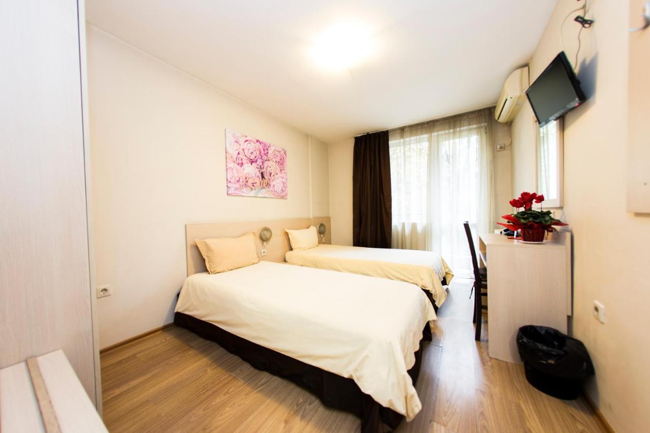 Family Hotel Madrid Szófia Kültér fotó