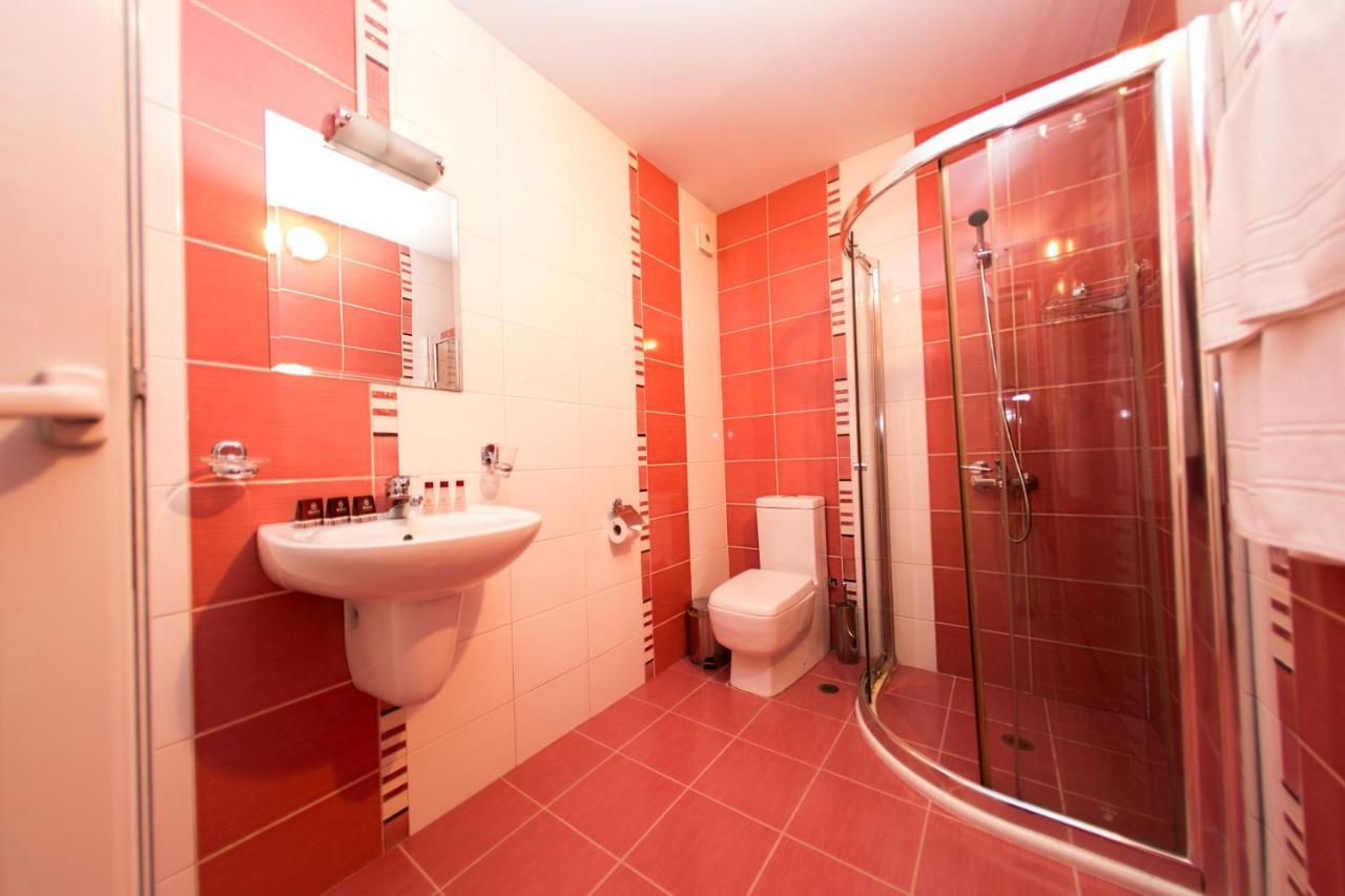 Family Hotel Madrid Szófia Kültér fotó