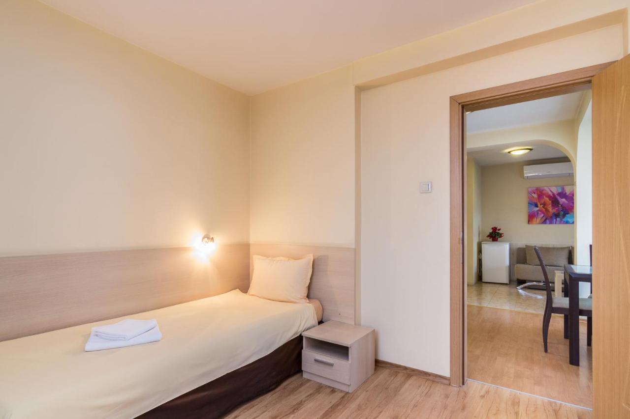 Family Hotel Madrid Szófia Kültér fotó