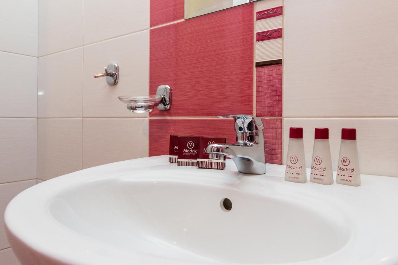 Family Hotel Madrid Szófia Kültér fotó