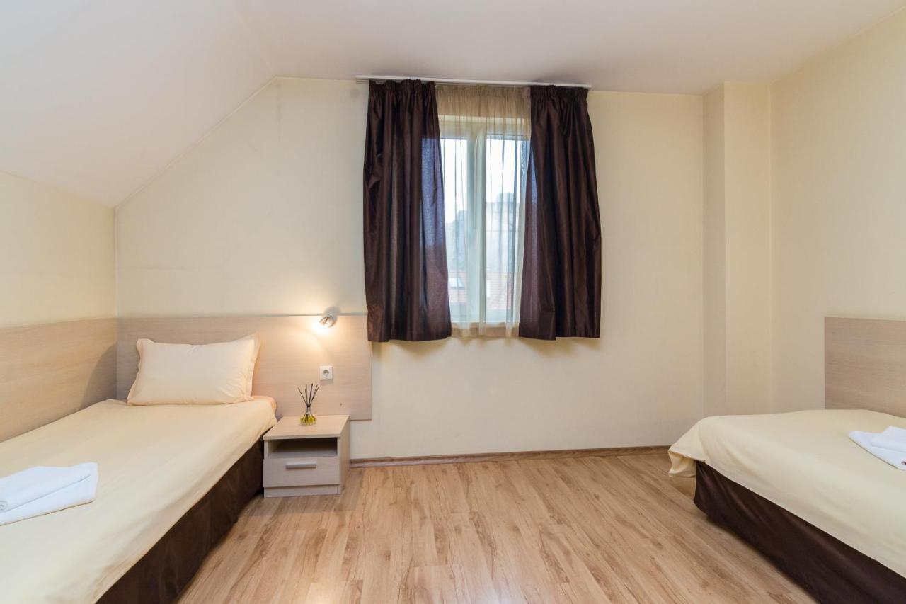 Family Hotel Madrid Szófia Kültér fotó
