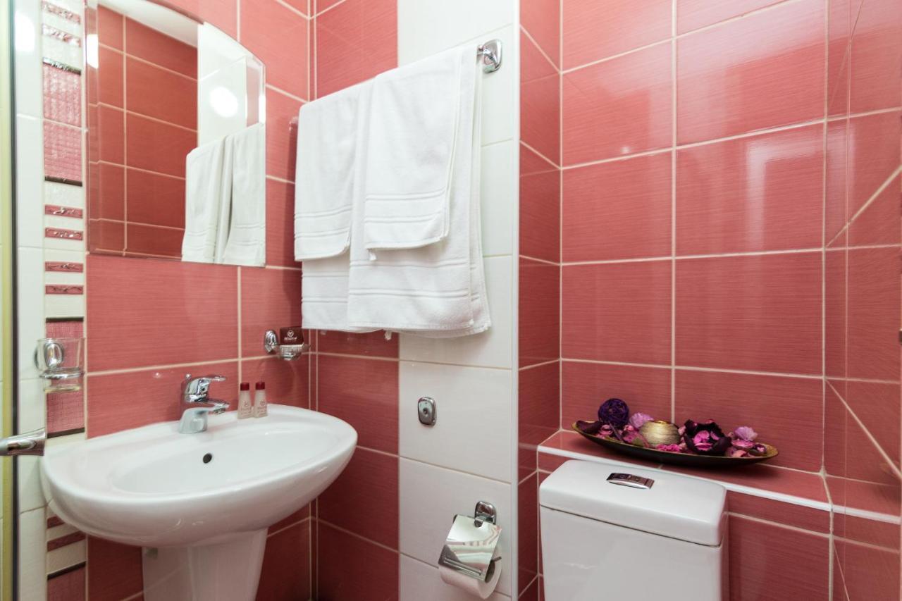 Family Hotel Madrid Szófia Kültér fotó
